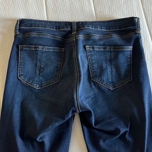 Dark wash skinny jeans sz 29